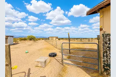 820 S Egar Road, Golden Valley, AZ 86413 - Photo 23