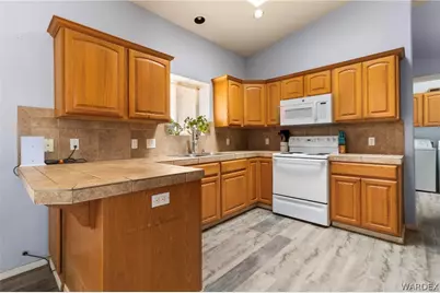 10010 N Concho Drive, Kingman, AZ 86401 - Photo 13