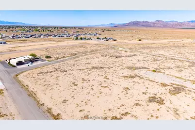 10415 Horseshoe Court, Kingman, AZ 86401 - Photo 11