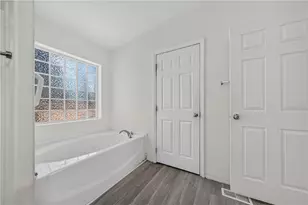 15710 S Kit Carson Rd, Yucca, AZ 86438 - Photo 17