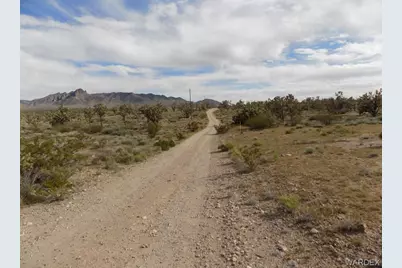 18144 Longhorn Drive, Dolan Springs, AZ 86441 - Photo 3