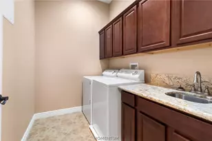 2641 Kingman Dr, Bullhead City, AZ 86429 - Photo 35