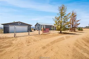 581 S Gln Cyn Rd, Golden Valley, AZ 86413 - Photo 1