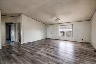 581 S Gln Cyn Rd, Golden Valley, AZ 86413 - Photo 5