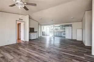 581 S Gln Cyn Rd, Golden Valley, AZ 86413 - Photo 3