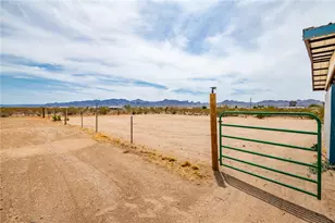 581 S Gln Cyn Rd, Golden Valley, AZ 86413 - Photo 31
