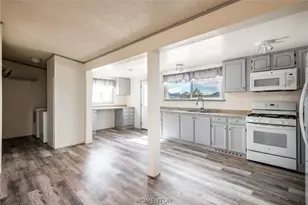 581 S Gln Cyn Rd, Golden Valley, AZ 86413 - Photo 7