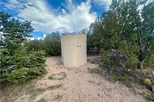 25633 W El Dorado Dr, Seligman, AZ 86337 - Photo 13