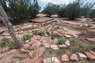 25633 W El Dorado Dr, Seligman, AZ 86337 - Photo 11