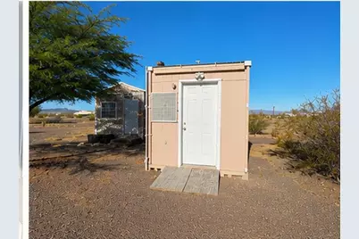 580 S Parker Road, Golden Valley, AZ 86413 - Photo 15