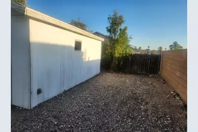 945 Holly Street, Bullhead City, AZ 86442 - Photo 5
