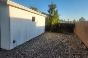 945 Holly St, Bullhead City, AZ 86442 - Photo 5