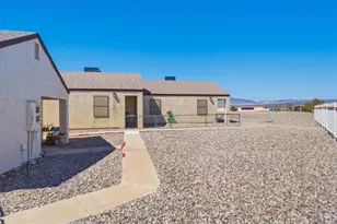 1210 Navajo Dr, Bullhead City, AZ 86442 - Photo 17