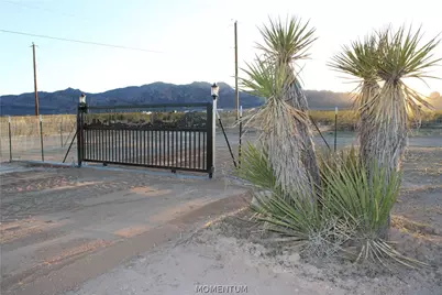 3224 S Amythest Road, Golden Valley, AZ 86413 - Photo 11