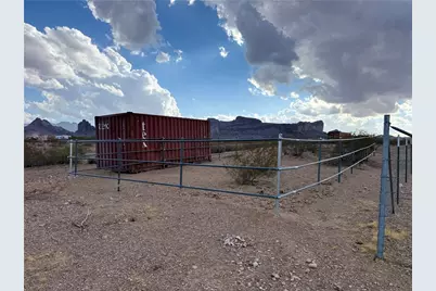 1790 S Ehrenberg Road, Golden Valley, AZ 86413 - Photo 17