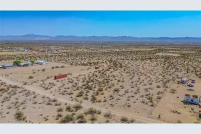 1790 S Ehrenberg Road, Golden Valley, AZ 86413 - Photo 5