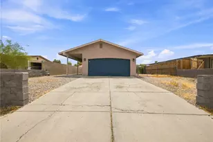 562 Palo Verde Dr, Bullhead City, AZ 86442 - Photo 1