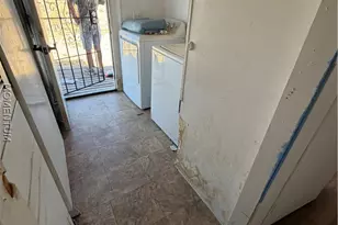 18860 S Dale Evans Rd, Yucca, AZ 86438 - Photo 13