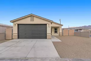 1765 Hualapai Dr, Bullhead City, AZ 86442 - Photo 1
