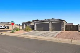 2627 E Estrella Vis, Kingman, AZ 86409 - Photo 1