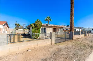 616 W Mobile Ln, Phoenix, AZ 85041 - Photo 7