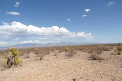 3885 S Spinel Road, Golden Valley, AZ 86413 - Photo 3
