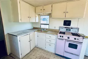 2114 Balboa Dr, Bullhead City, AZ 86442 - Photo 7