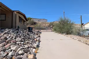 1673 Sierra Vista Dr, Bullhead City, AZ 86442 - Photo 3