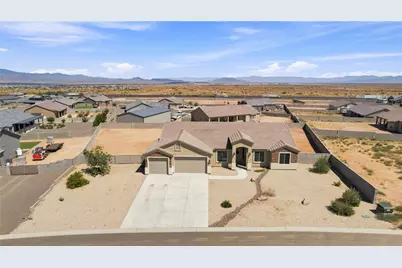 4277 Fire Thorn Avenue, Kingman, AZ 86401 - Photo 1