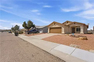 2633 Wickieup Ave, Kingman, AZ 86401 - Photo 1