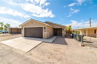 2071 Sweetwater Dr, Bullhead City, AZ 86442 - Photo 1