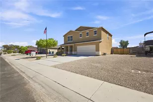 574 Holly St, Bullhead City, AZ 86442 - Photo 7