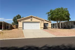 921 Holly St, Bullhead City, AZ 86442 - Photo 3