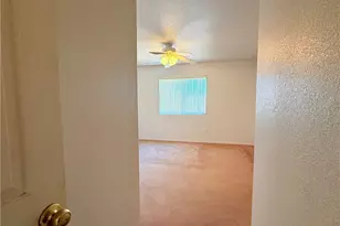 921 Holly St, Bullhead City, AZ 86442 - Photo 23