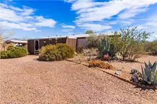 3384 N Horn Rd, Golden Valley, AZ 86413 - Photo 7