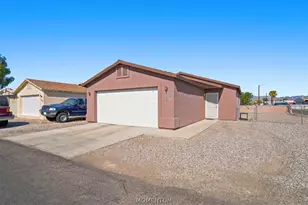 1970 Diamond Dr, Bullhead City, AZ 86442 - Photo 1