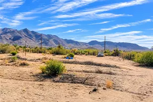 3372 N Hunt Rd, Golden Valley, AZ 86413 - Photo 13