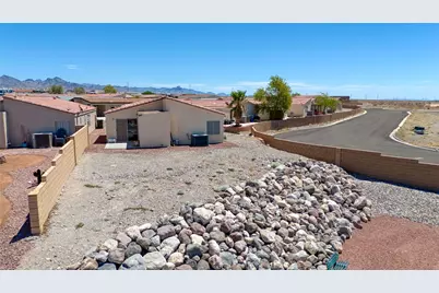 3309 Santana Loop, Bullhead City, AZ 86442 - Photo 3
