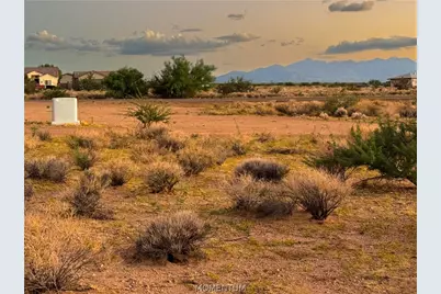 7856 E Saddleback Drive, Kingman, AZ 86401 - Photo 11