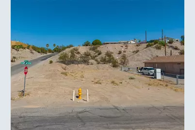 901 Swan Drive, Bullhead City, AZ 86442 - Photo 11