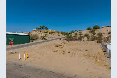 901 Swan Drive, Bullhead City, AZ 86442 - Photo 13