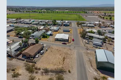 901 Swan Drive, Bullhead City, AZ 86442 - Photo 7