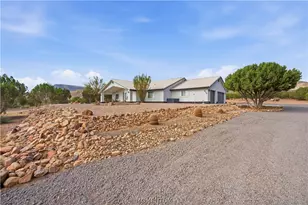 828 W Sundown Rd, Kingman, AZ 86409 - Photo 3