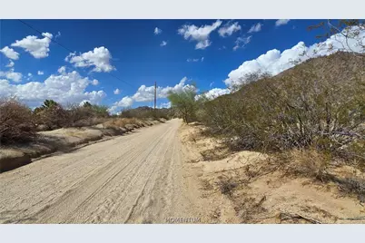 11844 S Nolan Road, Yucca, AZ 86438 - Photo 19