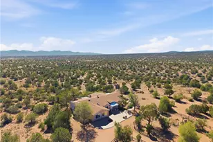 10450 E Cedar Ridge Rd, Kingman, AZ 86401 - Photo 1