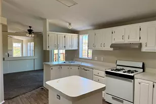 2389 Castle Rock Cir, Bullhead City, AZ 86442 - Photo 11