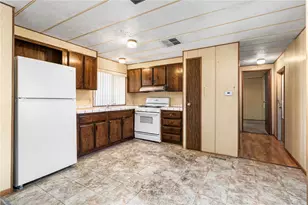 252 Willowood Ln, Bullhead City, AZ 86442 - Photo 9
