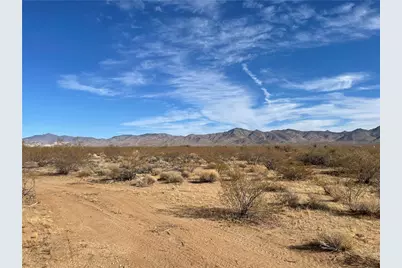 3955 N Aguila Road, Golden Valley, AZ 86413 - Photo 1