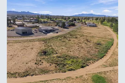 7935 E Pebble Drive, Kingman, AZ 86401 - Photo 5