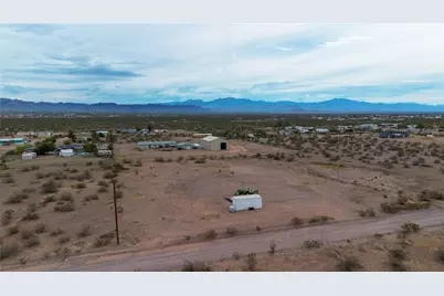 852 S Emery Park Road, Golden Valley, AZ 86413 - Photo 23